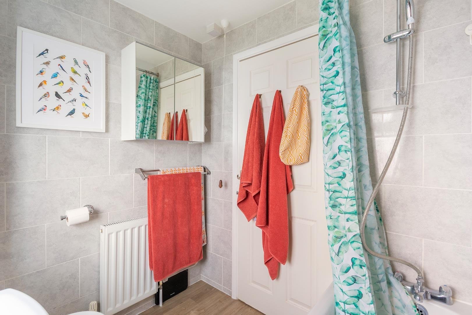 Clyde gardens troopers hill 34496974 0 c8 gsg bathroom a
