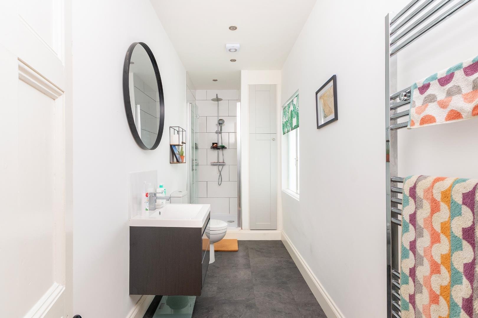 Coronation road southville 33680146 3 c1 r2 s7 e bathroom c