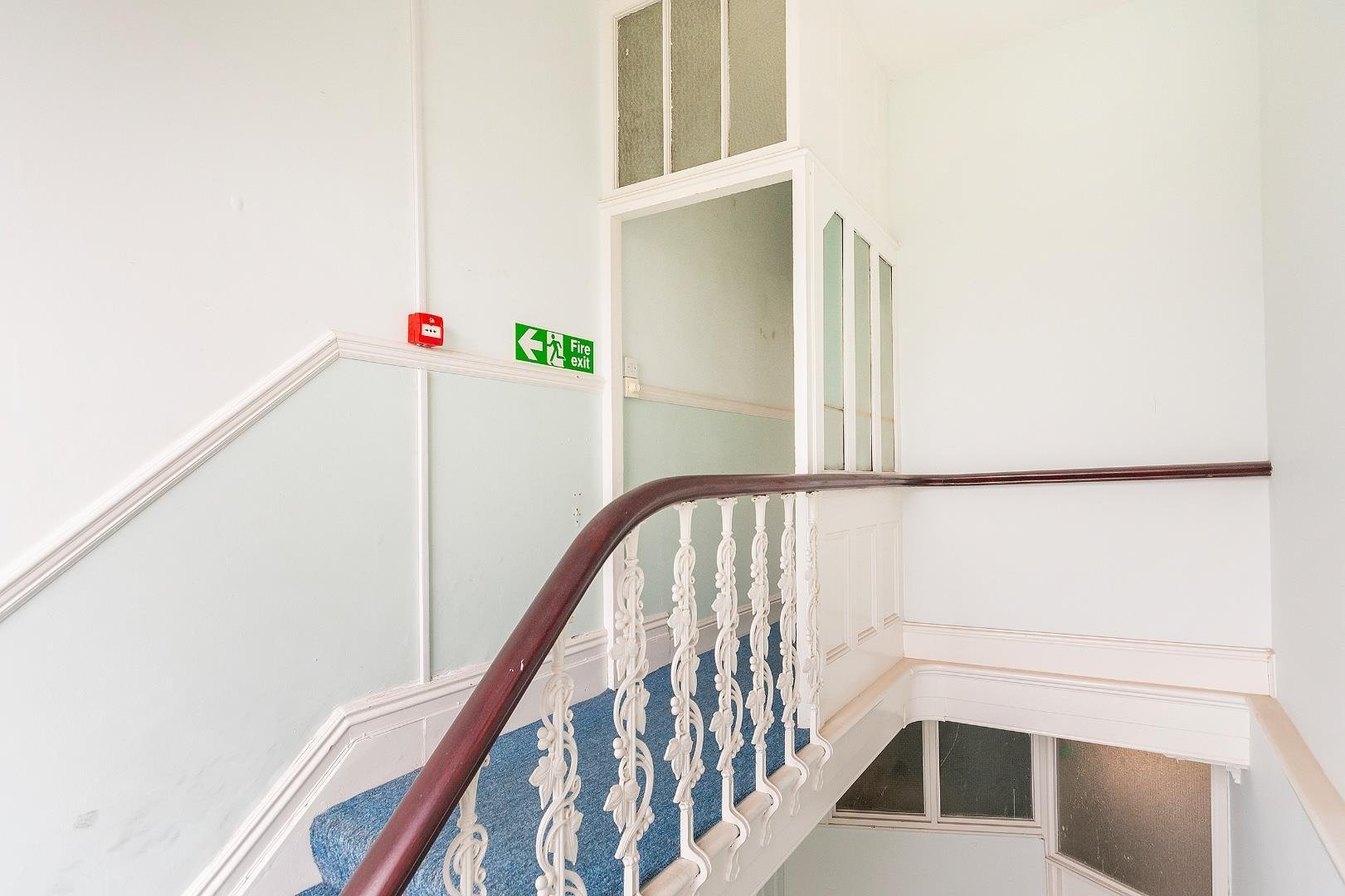 Coronation road southville 33680146 3 c1 r2 s7 e entrance hall a