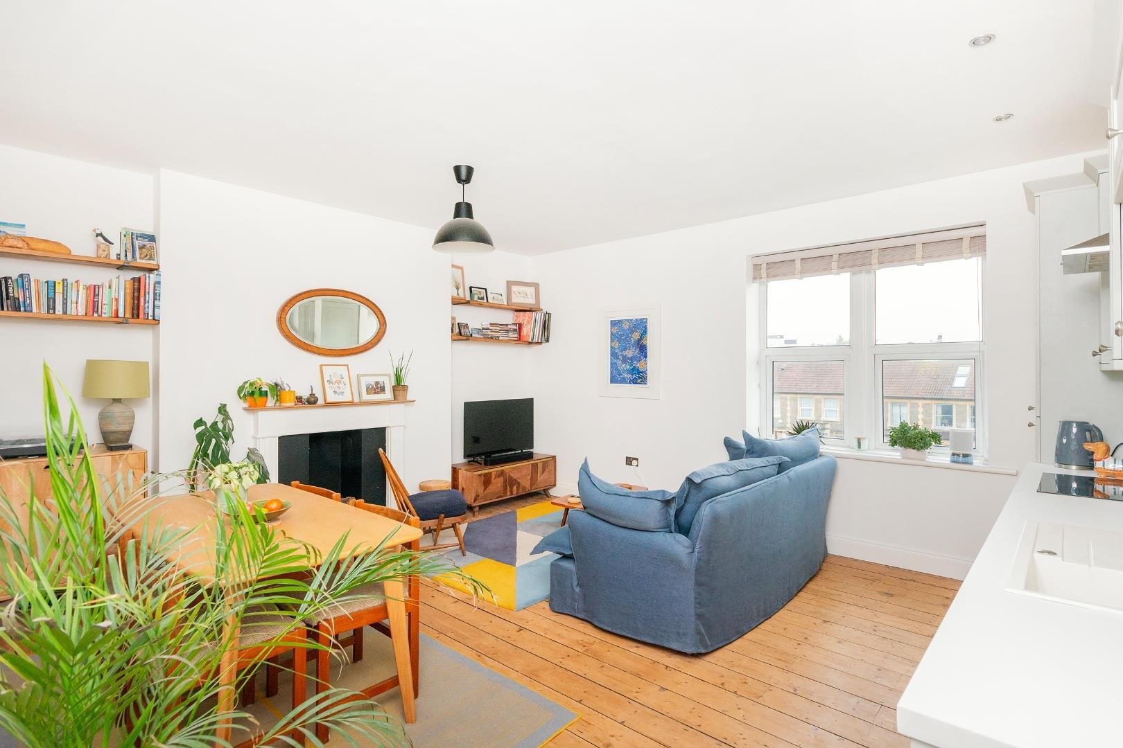 Coronation road southville 33680146 3 c1 r2 s7 e reception h