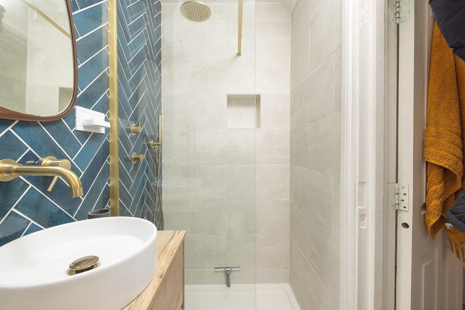 Coronation road southville 34404180 char6133