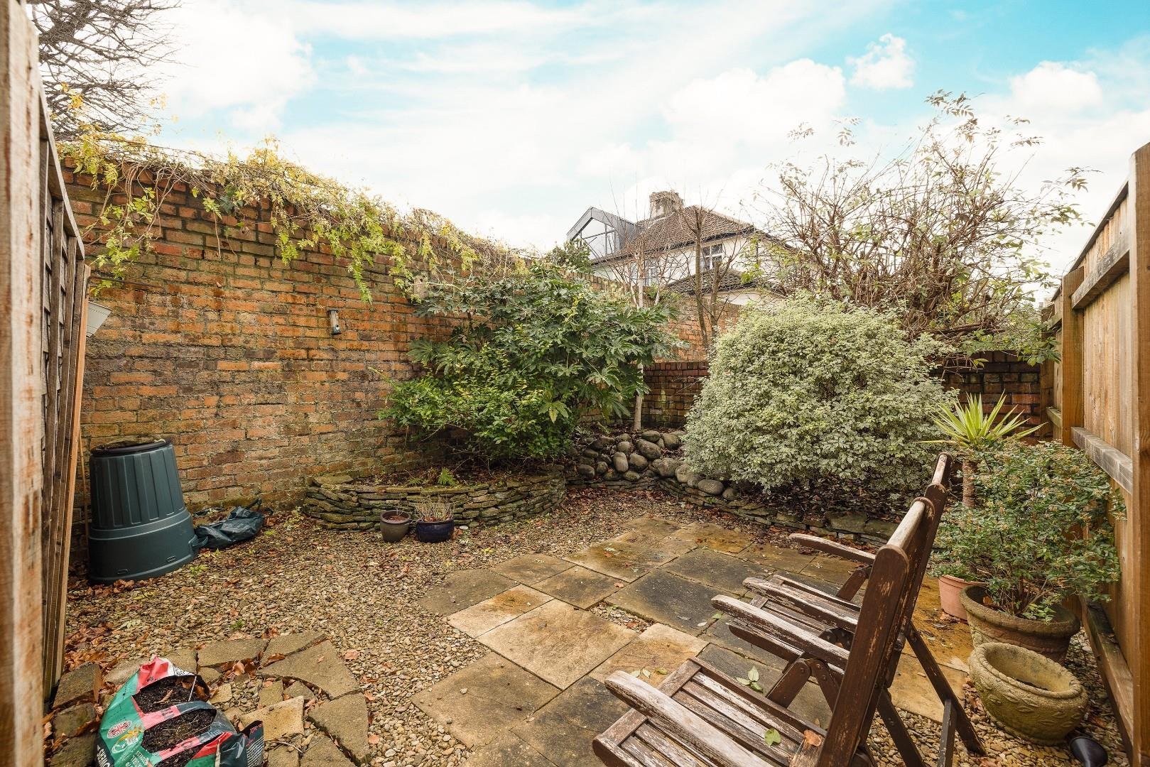 Coronation road southville 34404180 char6141