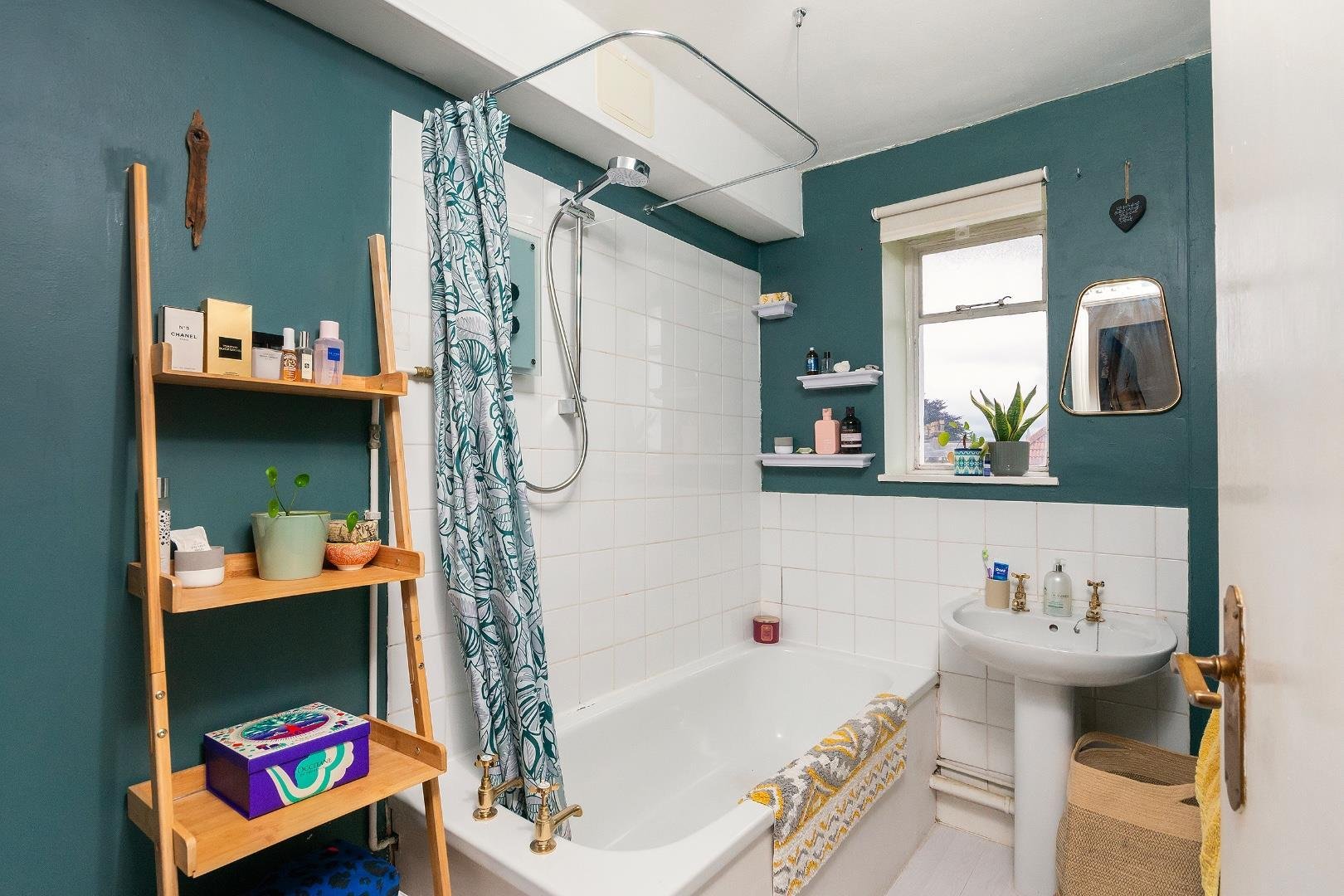 Cotham place cotham 33270645 3 c6 pcm bathroom c