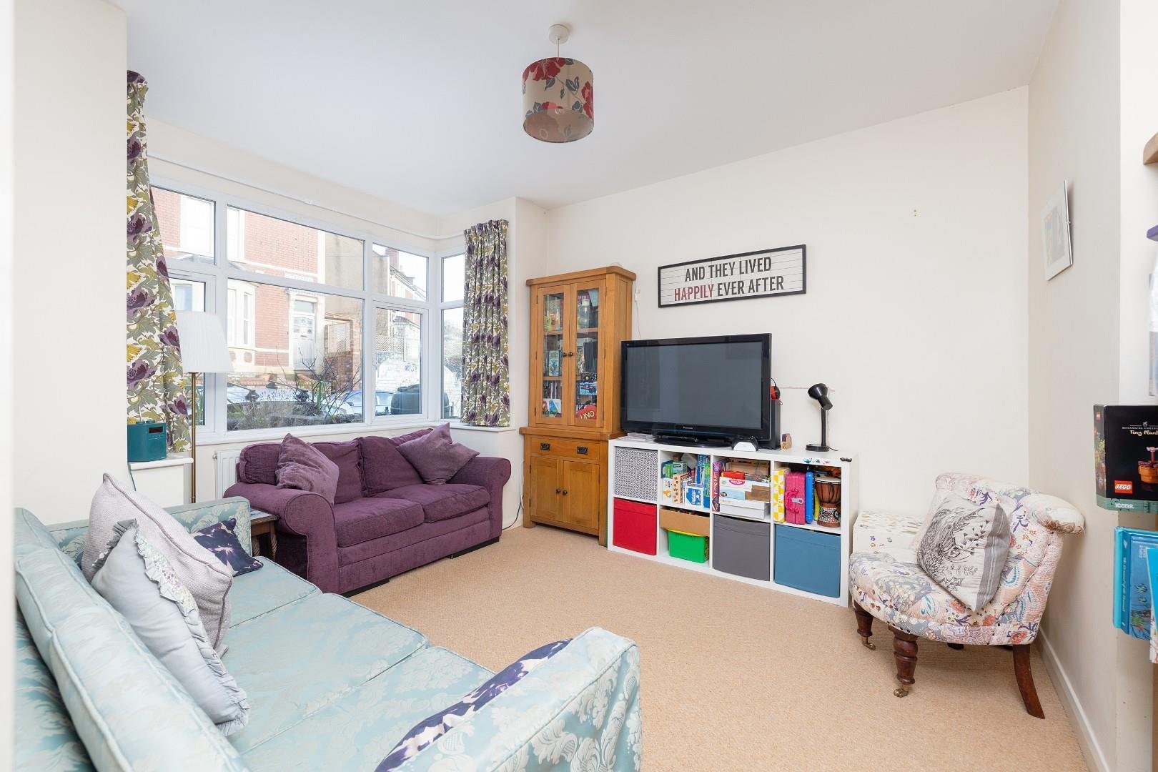Cotswold road windmill hill 33666959 cd7 a1989
