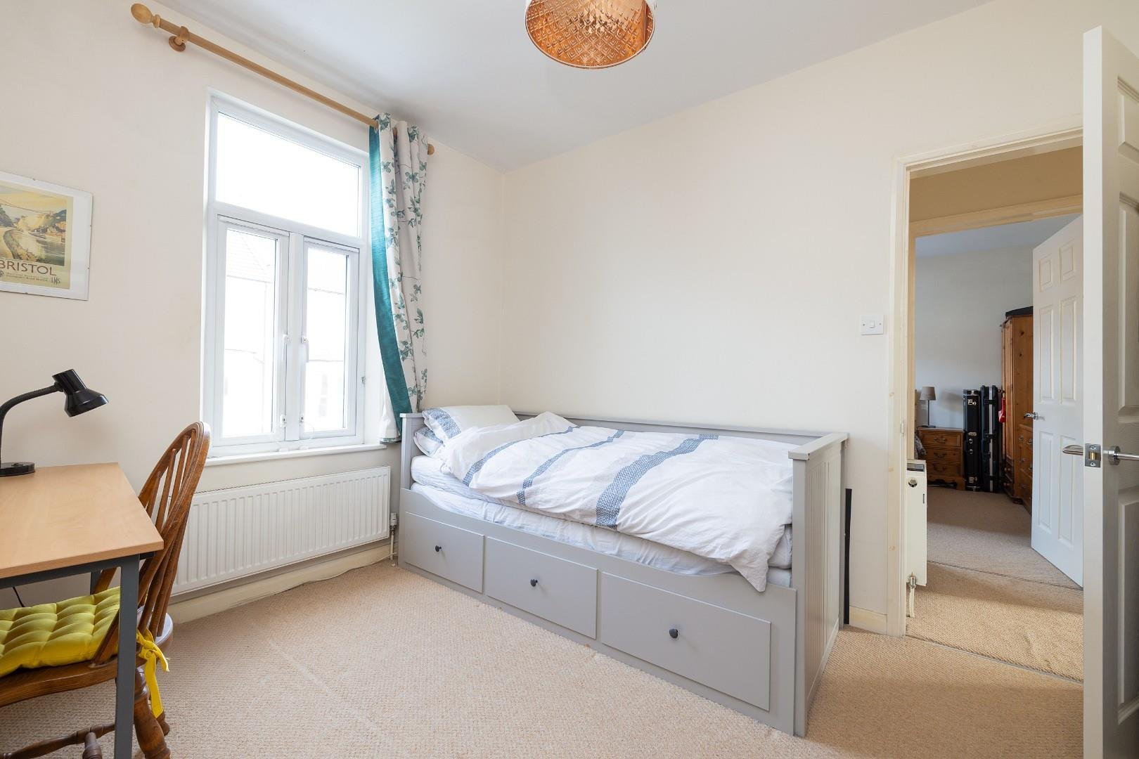 Cotswold road windmill hill 33666959 cd7 a2013