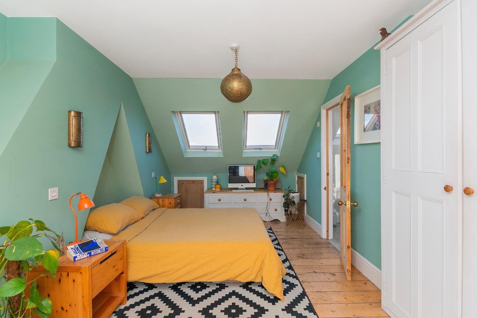 Cotswold road windmill hill 34696105 1 c6 r1 wh bedroom g
