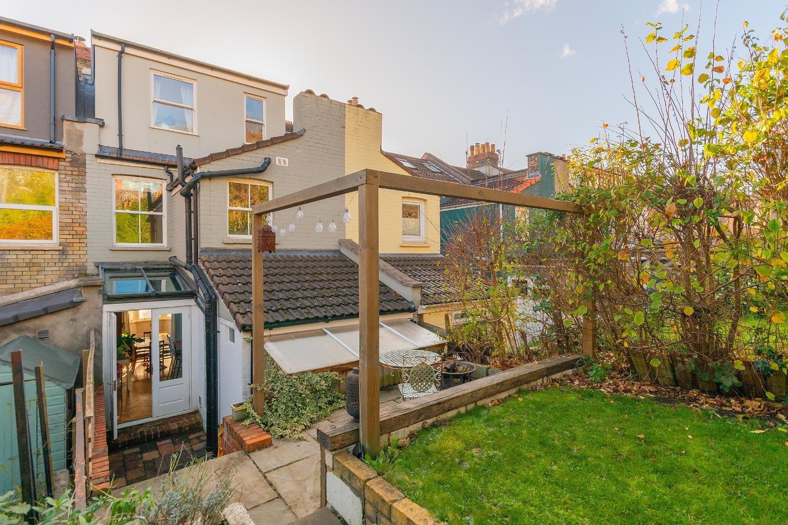 Cotswold road windmill hill 34696105 1 c6 r1 wh external e
