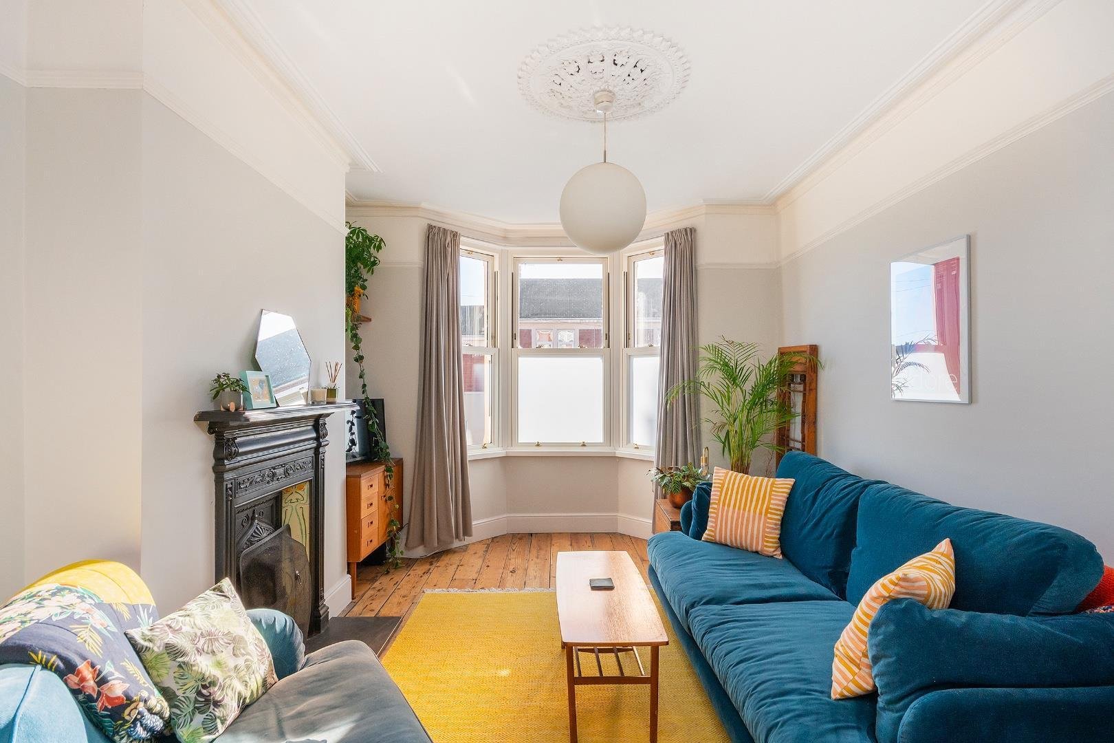 Cotswold road windmill hill 34696105 1 c6 r1 wh living room c