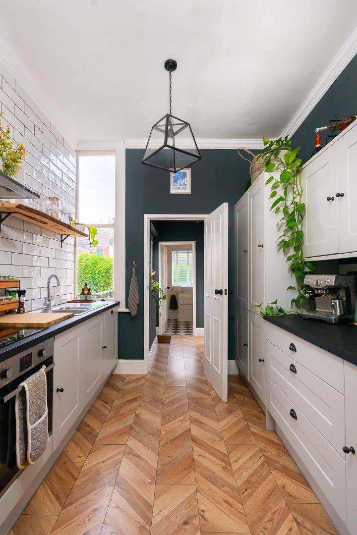 Crowndale road knowle 33611190 g1 f6 crtn kitchen b
