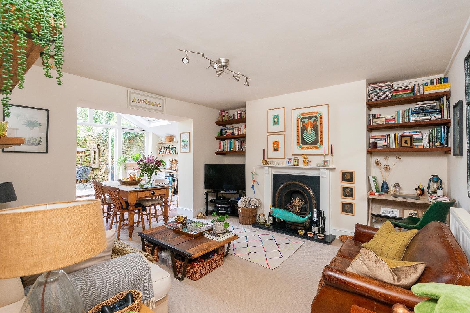 Duchess road clifton 34578333 g1 f6 drcn living room f