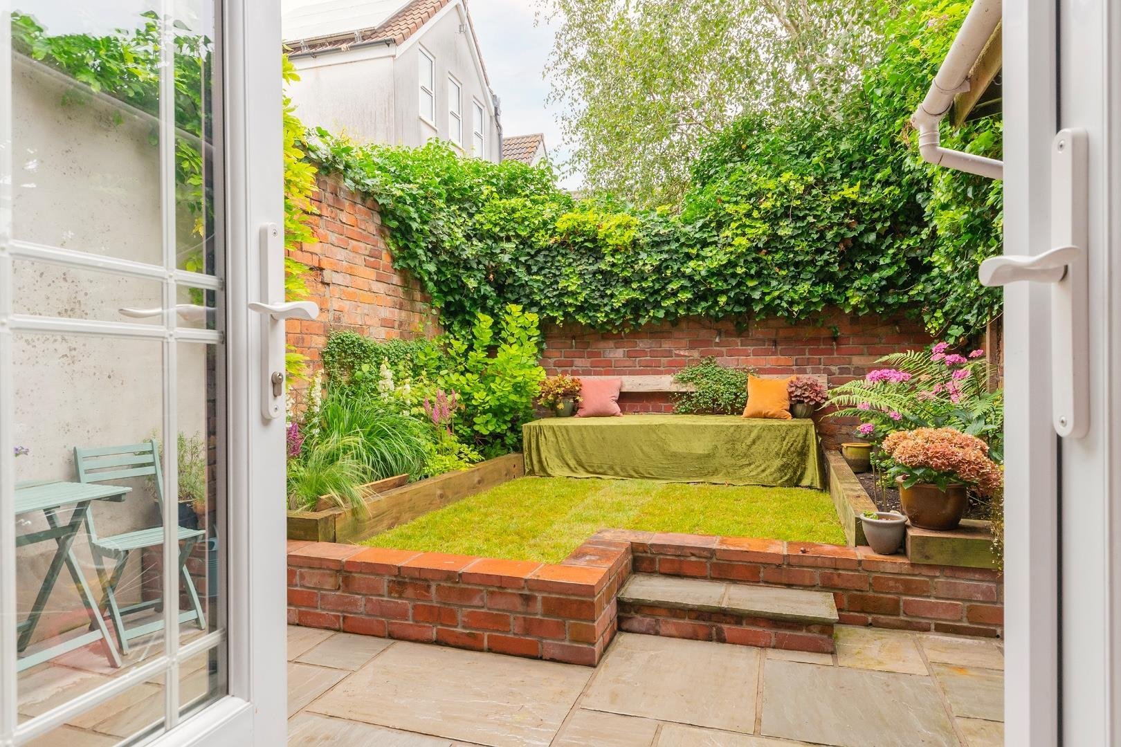 Edgeware road southville 33278713 0 e9 rse external i