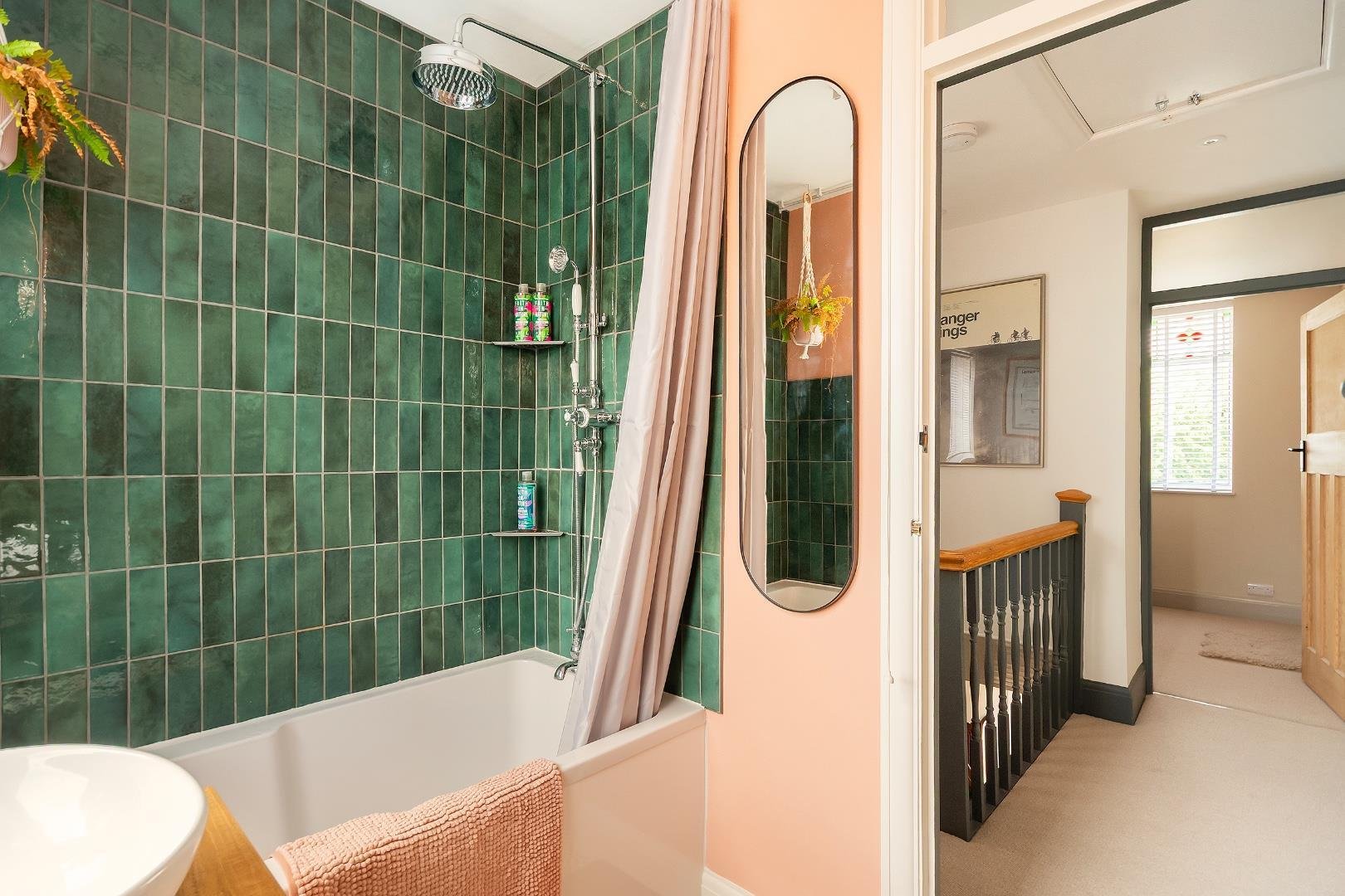 Embassy road whitehall 34771258 3 e9 rsg bathroom b