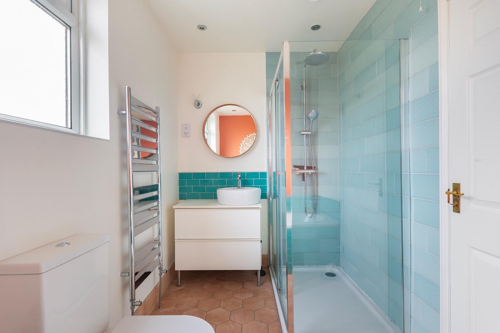 Everest road fishponds 33753421 3 e9 rfs bathroom a