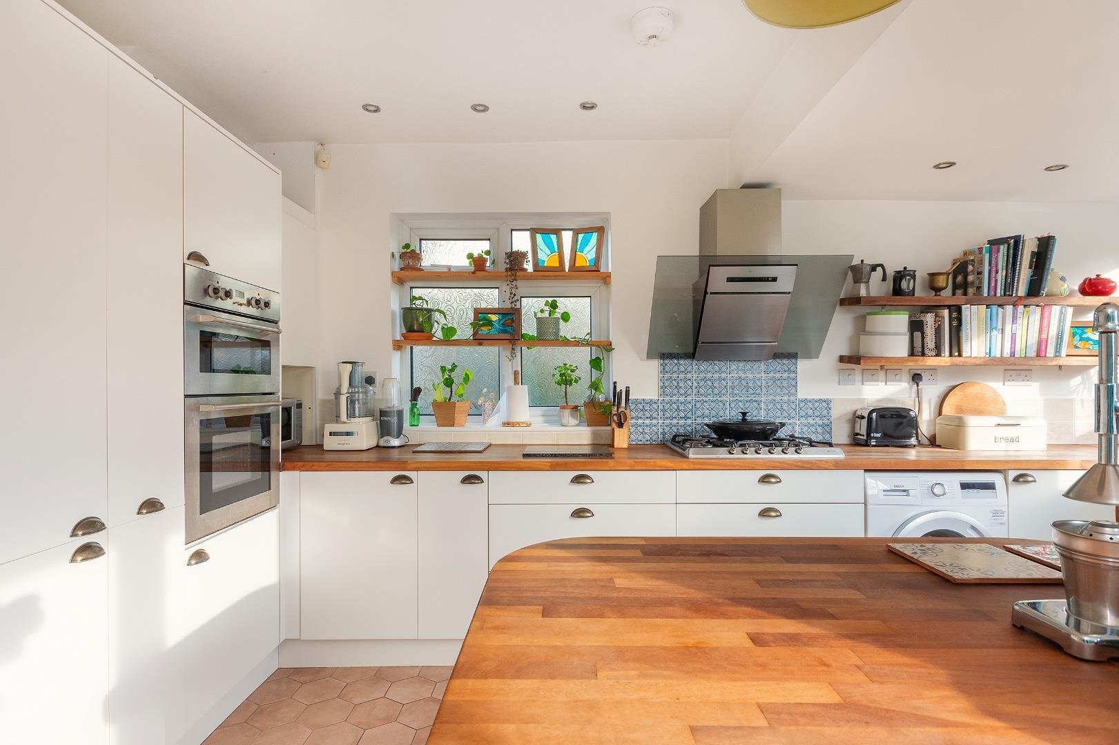 Everest road fishponds 33753421 3 e9 rfs kitchen a