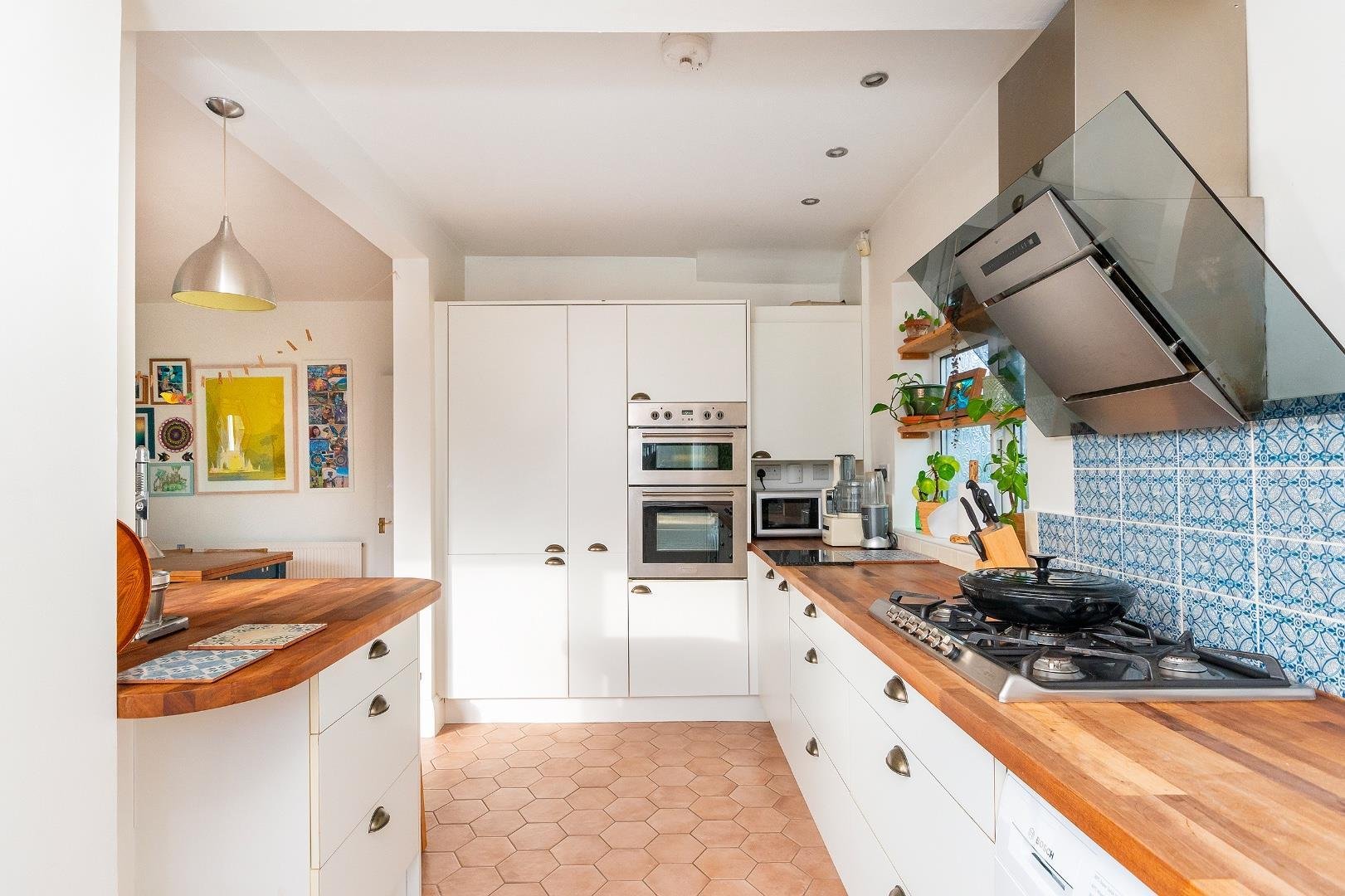 Everest road fishponds 33753421 3 e9 rfs kitchen b