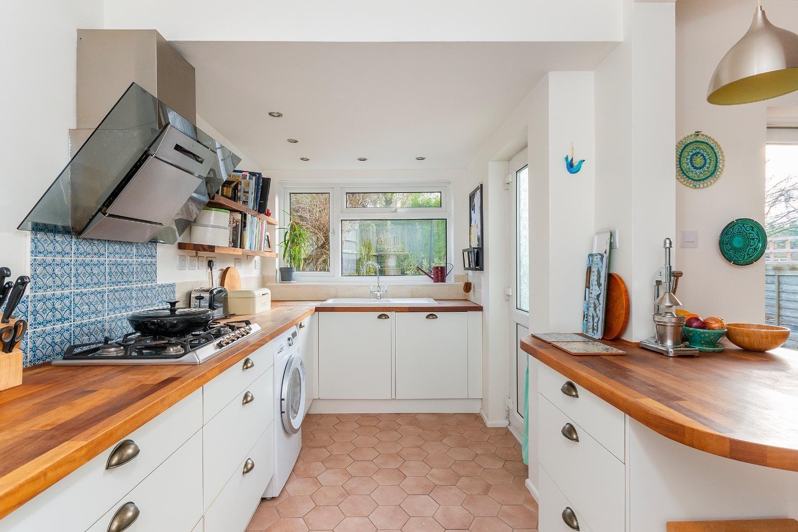 Everest road fishponds 33753421 3 e9 rfs kitchen c