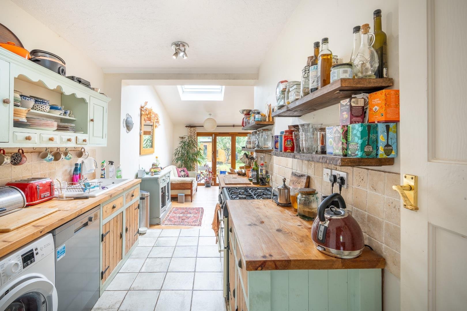 Everest road fishponds 34155788 olh00781 hdr