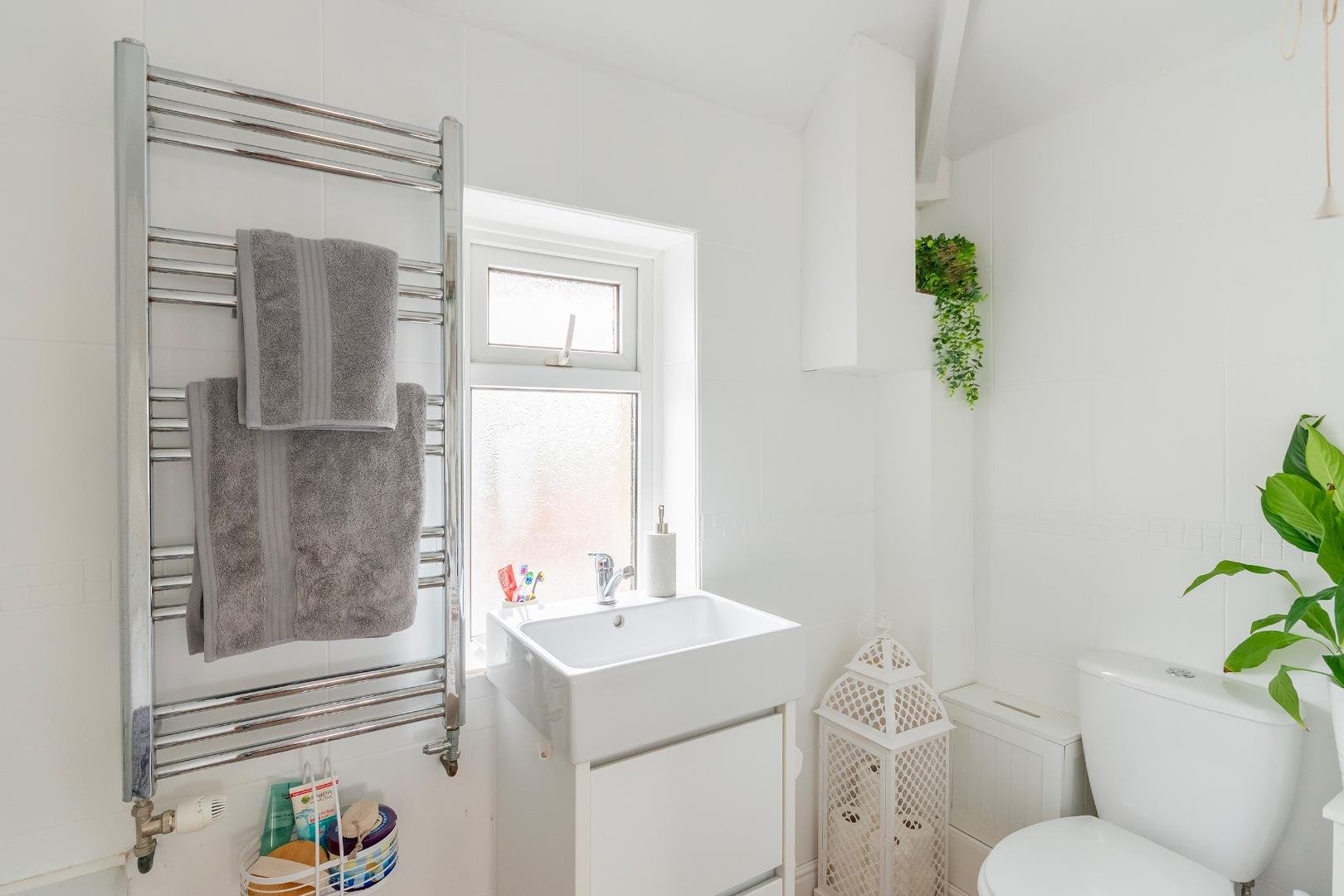 Exmouth road knowle 32993476 4 er0 ke bathroom a