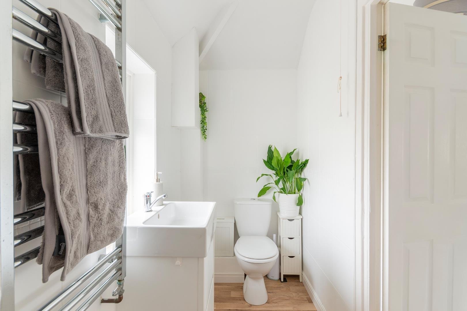 Exmouth road knowle 32993476 4 er0 ke bathroom b