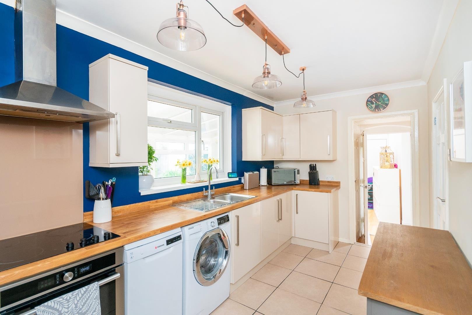 Exmouth road knowle 32993476 4 er0 ke kitchen a