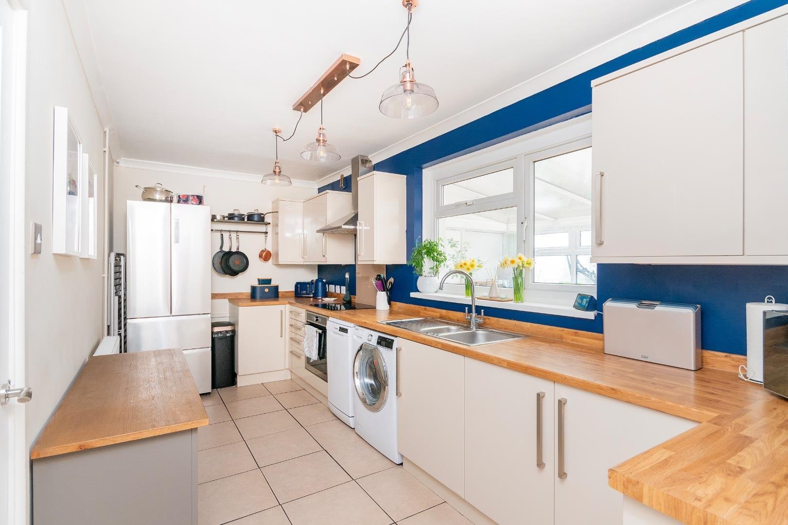 Exmouth road knowle 32993476 4 er0 ke kitchen c