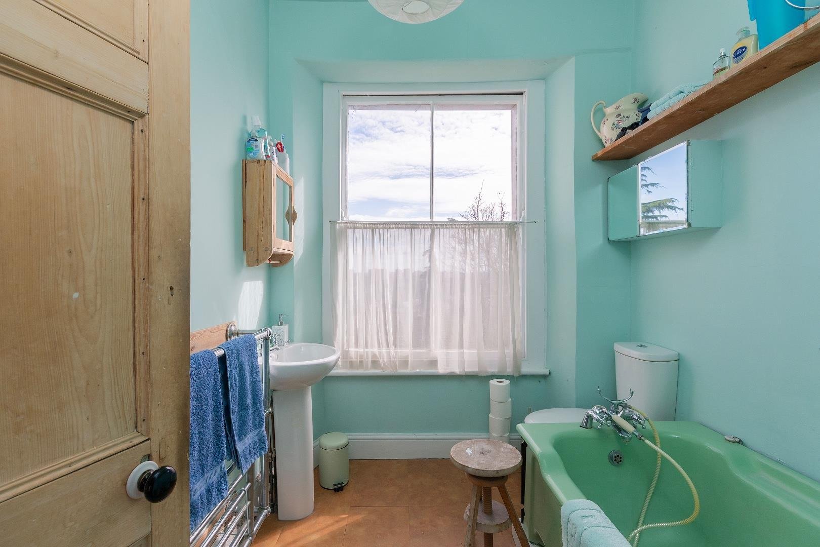 Fairfield road montpelier 33933998 2 f6 rmr bathroom b