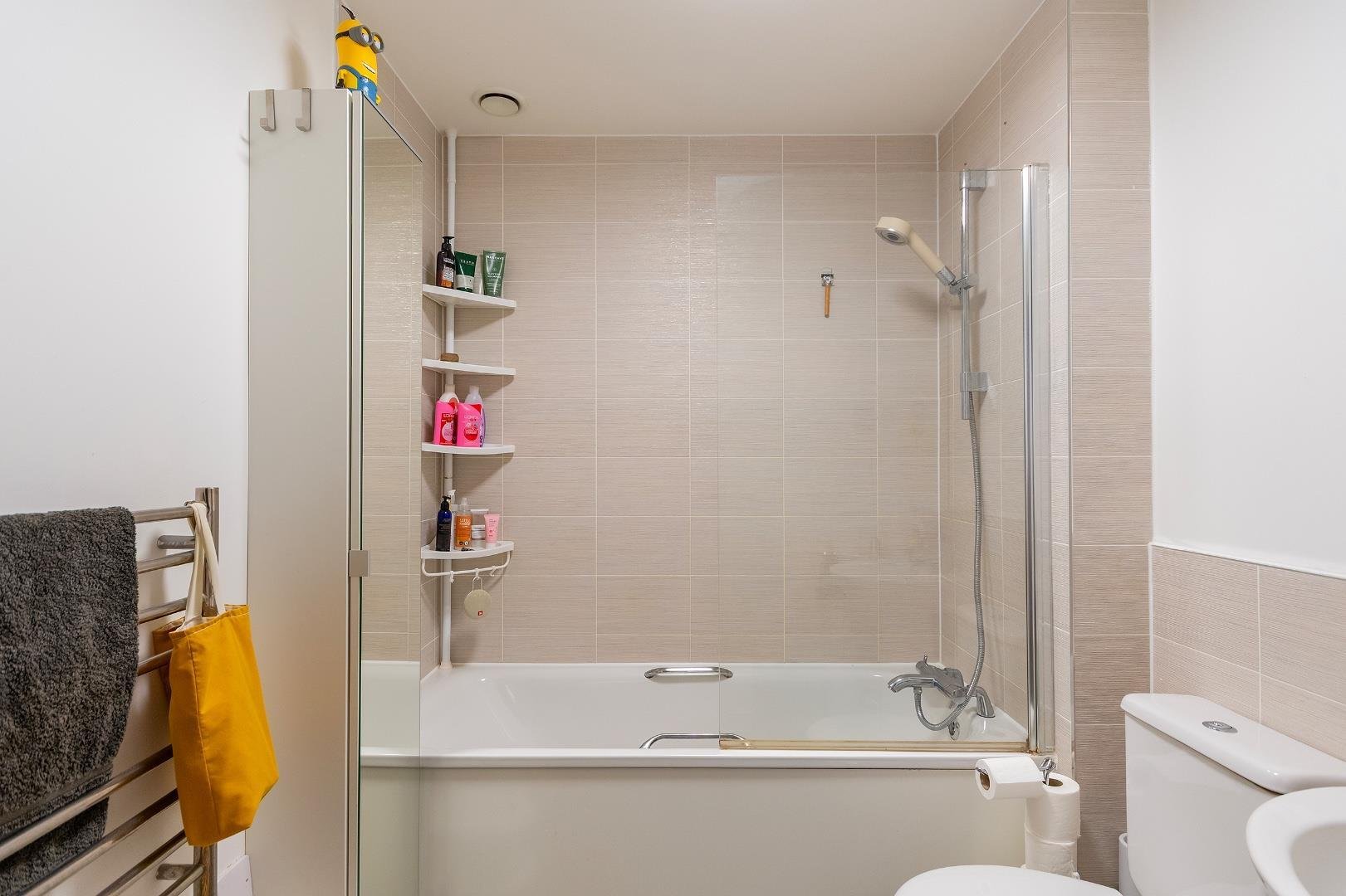 Ferry street redcliffe 33769213 1 s0 hre bathroom b