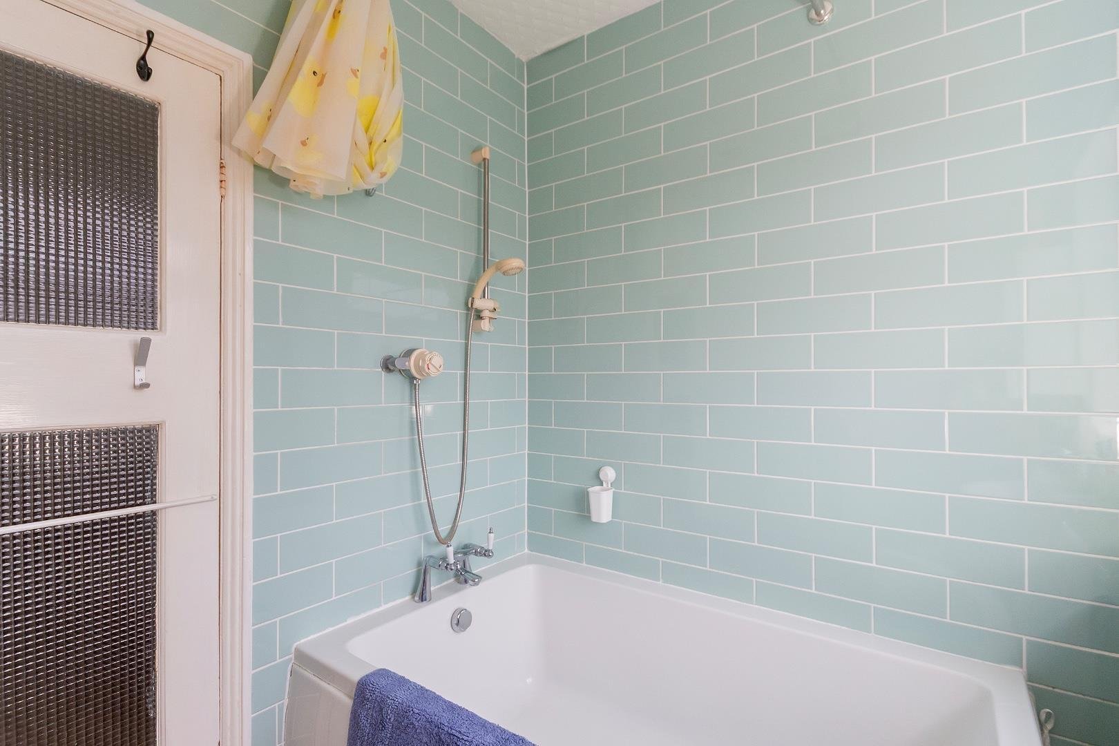 Filton avenue horfield 34372091 1 f7 a0 hd bathroom b