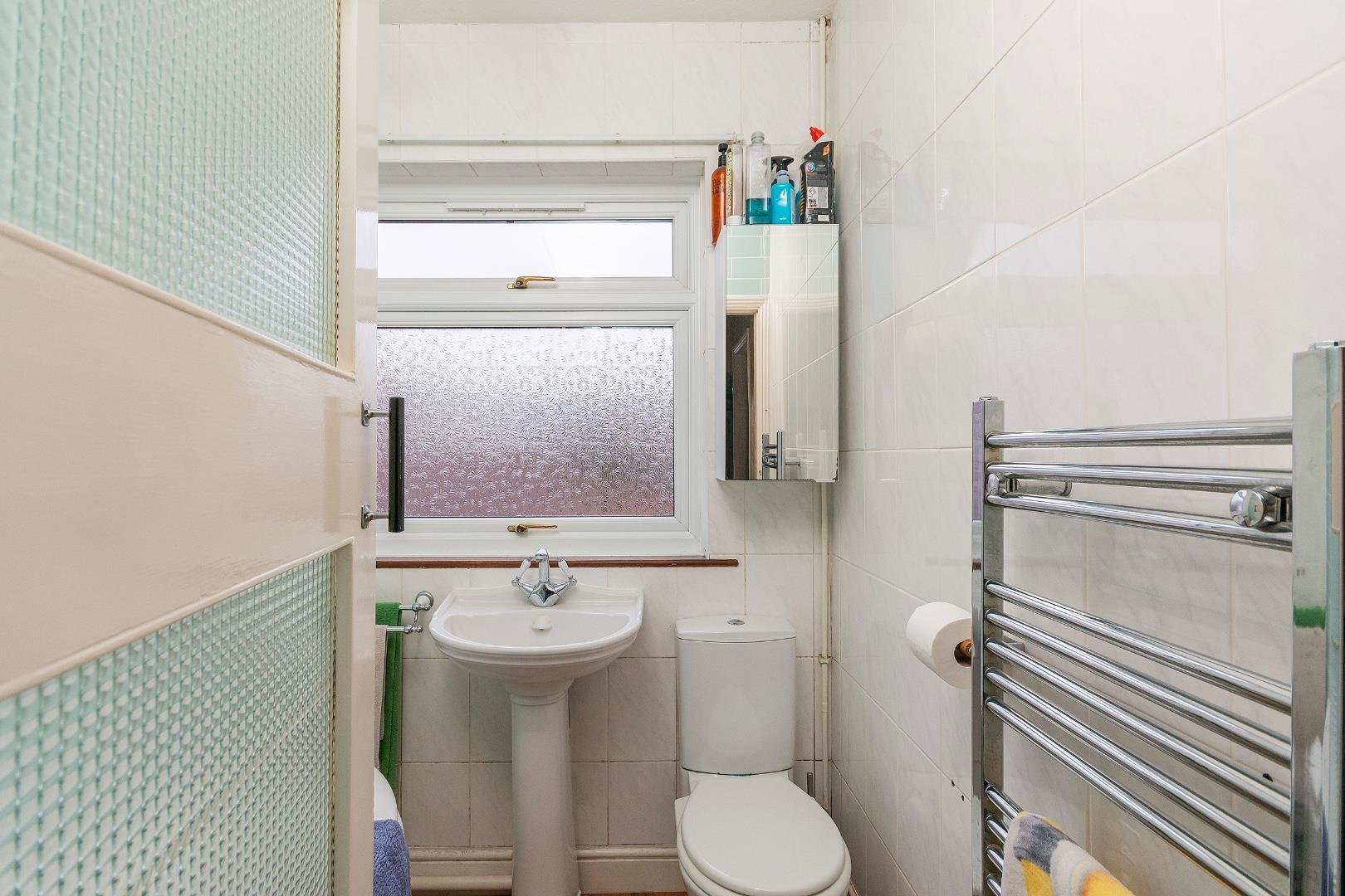 Filton avenue horfield 34372091 1 f7 a0 hd bathroom c