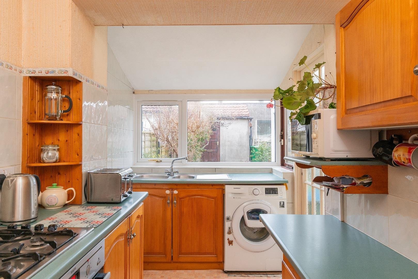 Filton avenue horfield 34372091 1 f7 a0 hd kitchen b
