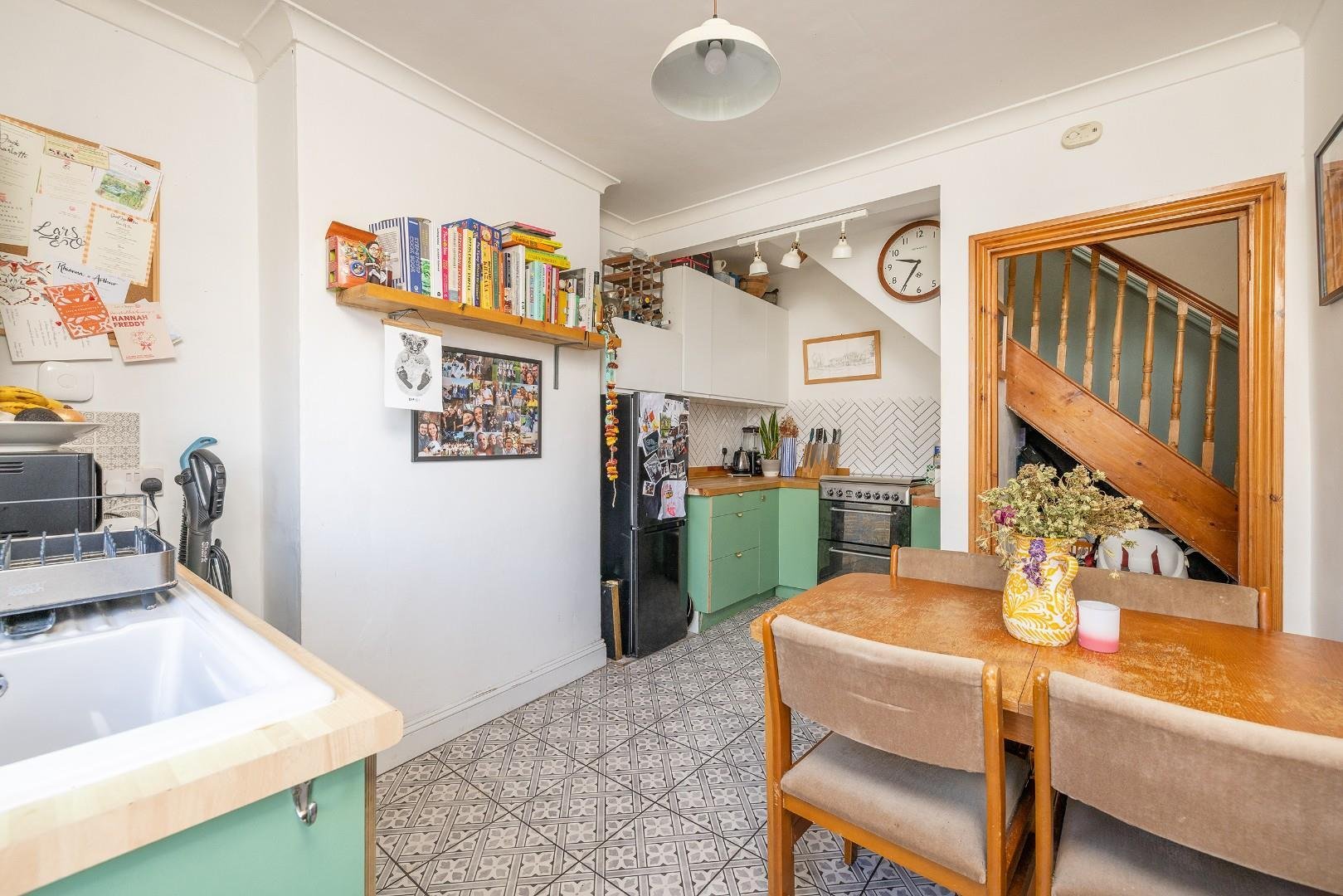 Fitzroy street totterdown 34547206 char7472