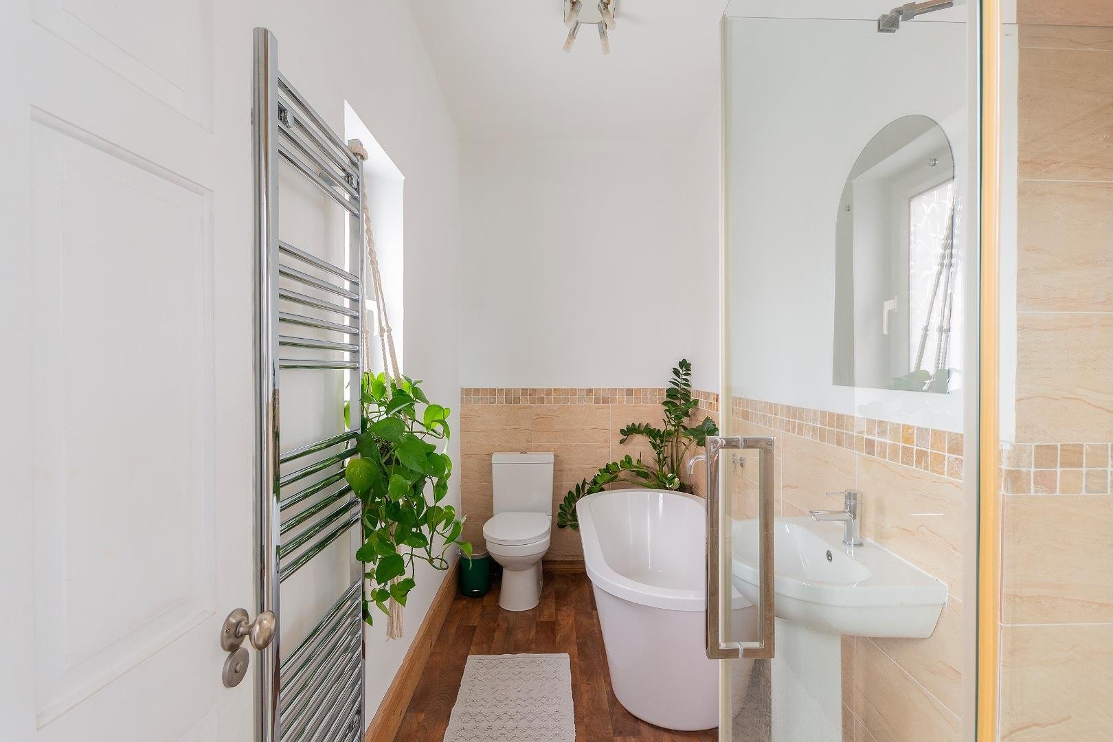 Forest avenue fishponds 34570107 0 f4 afs bathroom a