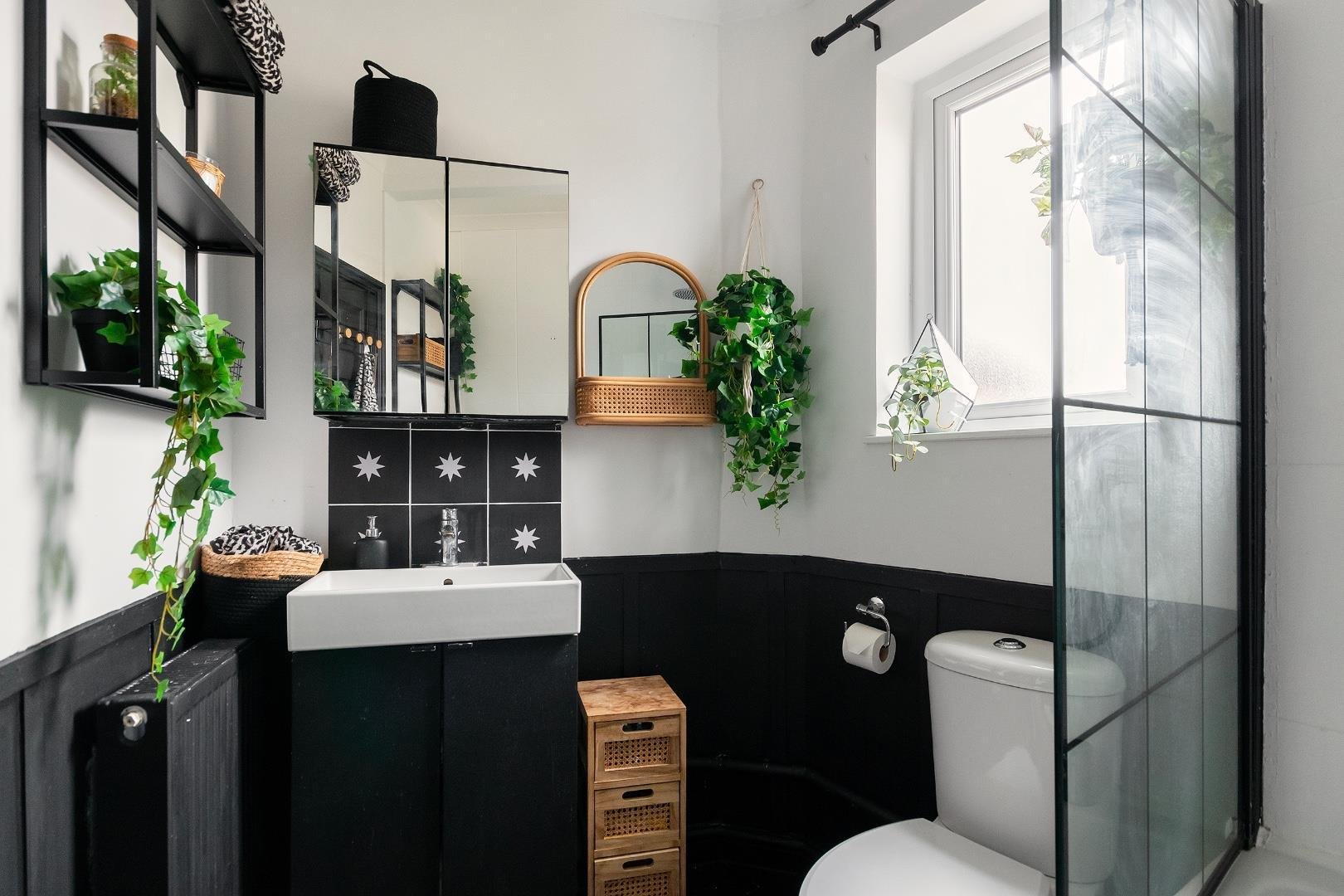 Forest road fishponds 33684905 1 f6 r8 fs bathroom a