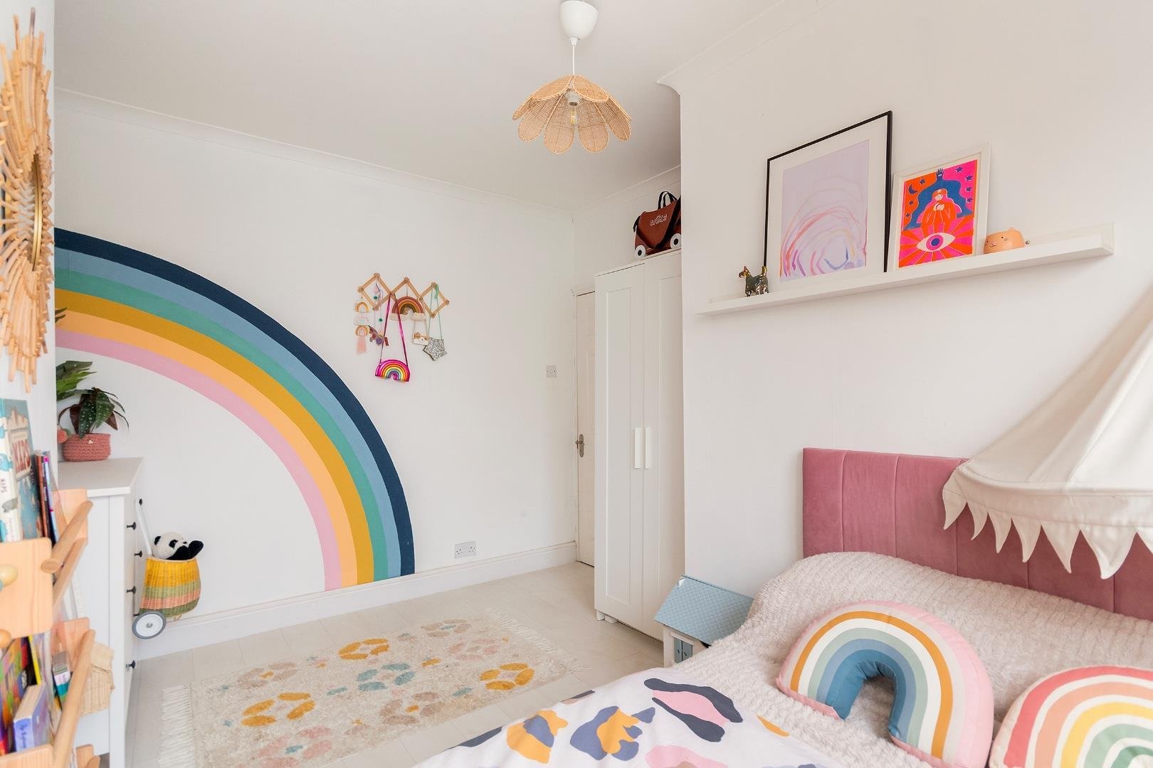 Forest road fishponds 33684905 1 f6 r8 fs bedroom g