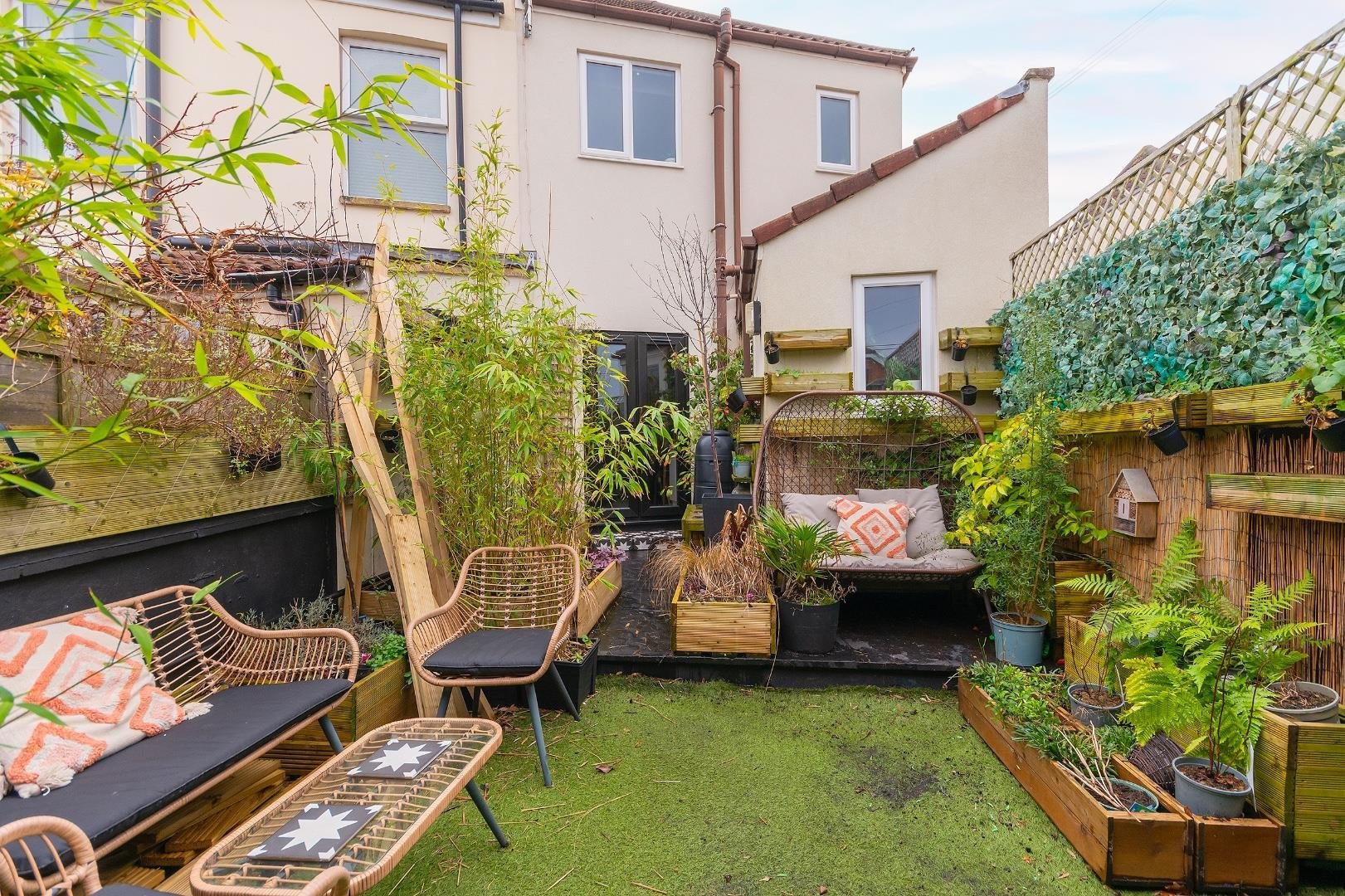 Forest road fishponds 33684905 1 f6 r8 fs external f