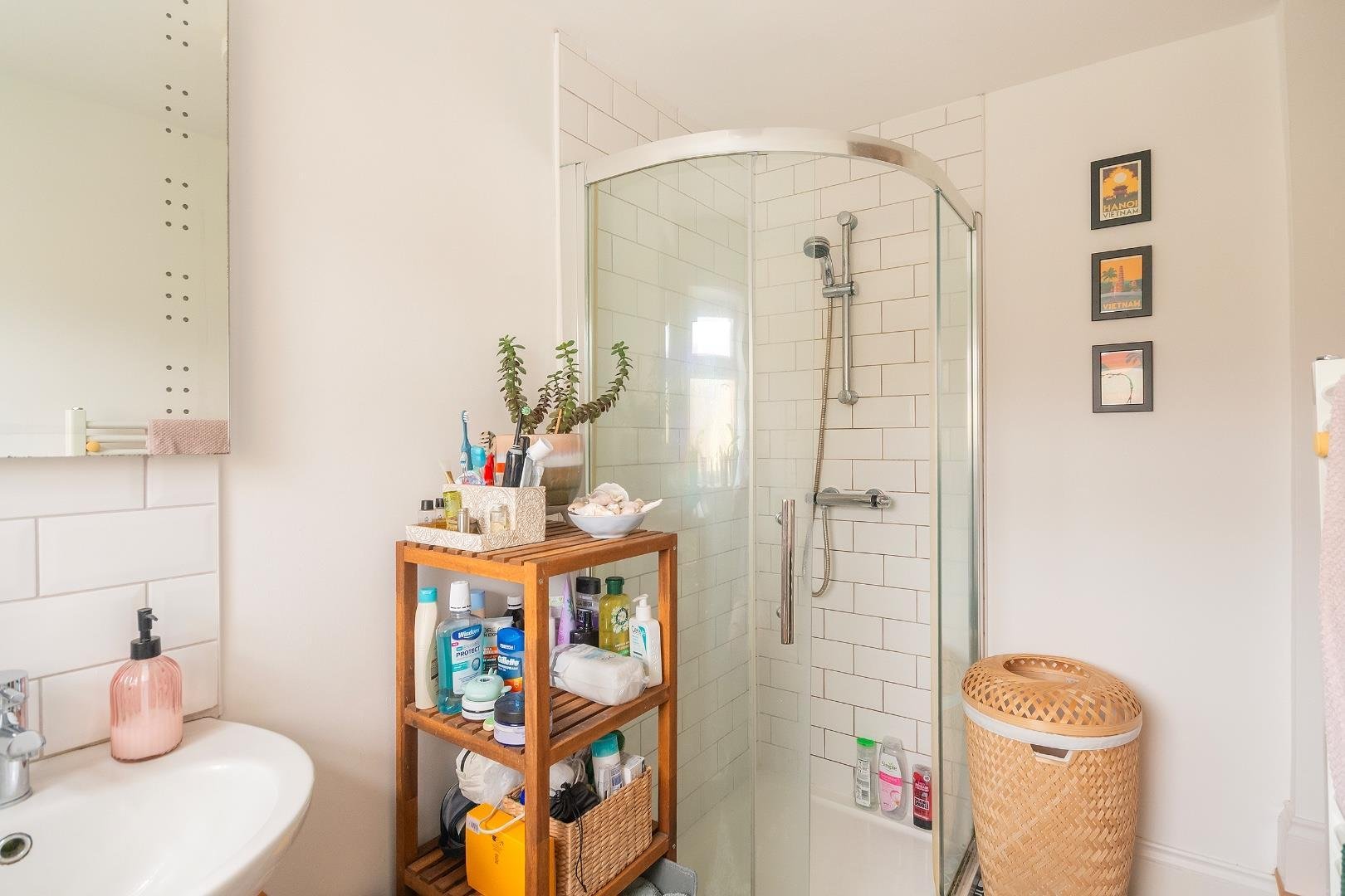 Friezewood road ashton 34857100 g1 m9 frbr bathroom a