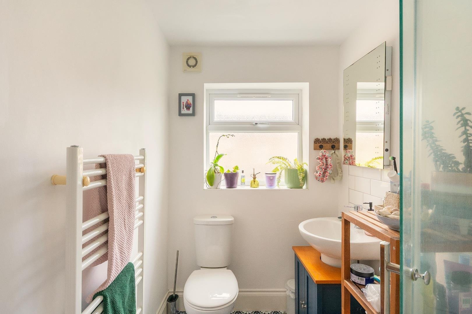 Friezewood road ashton 34857100 g1 m9 frbr bathroom b