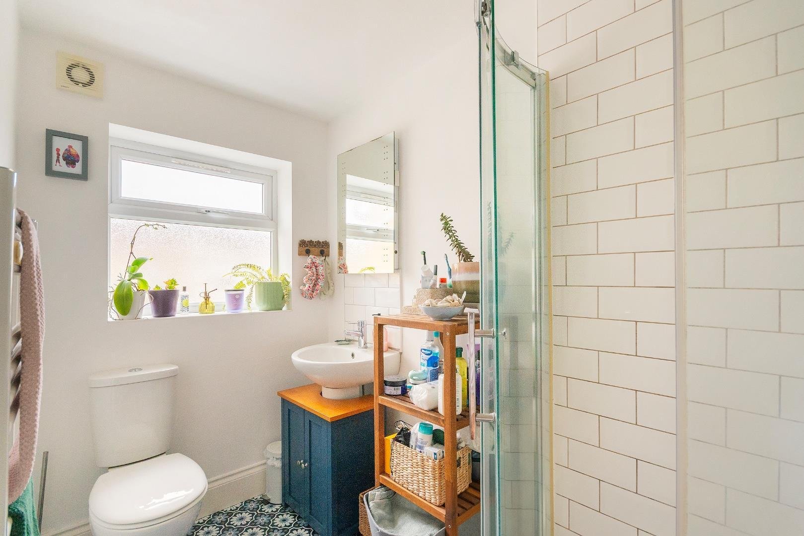 Friezewood road ashton 34857100 g1 m9 frbr bathroom c