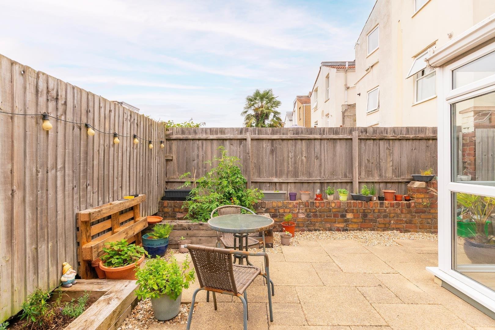 Friezewood road ashton 34857100 g1 m9 frbr external d