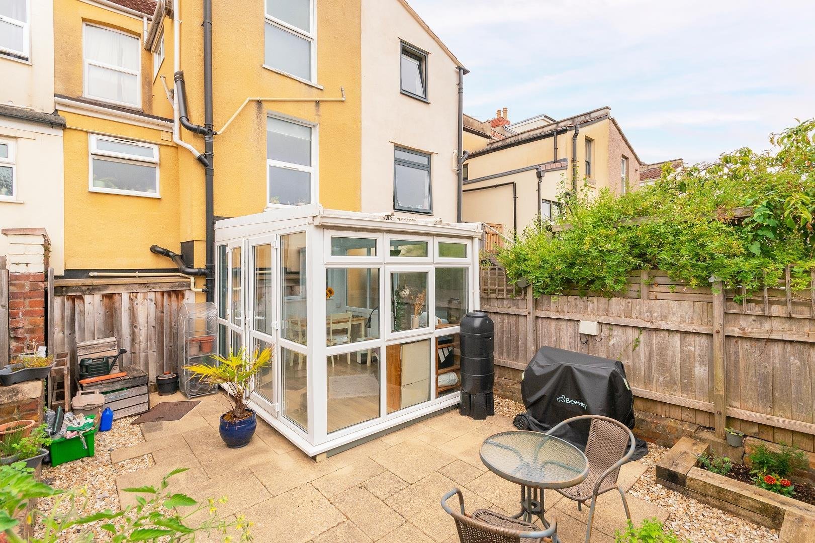 Friezewood road ashton 34857100 g1 m9 frbr external e