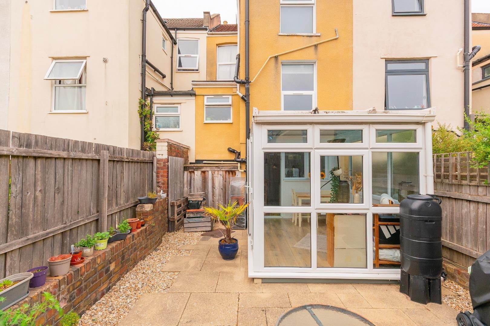 Friezewood road ashton 34857100 g1 m9 frbr external f
