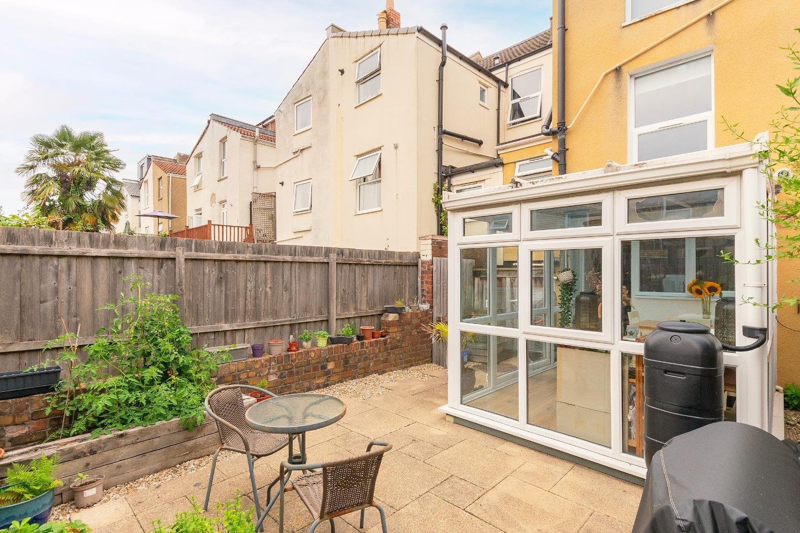 Friezewood road ashton 34857100 g1 m9 frbr external g