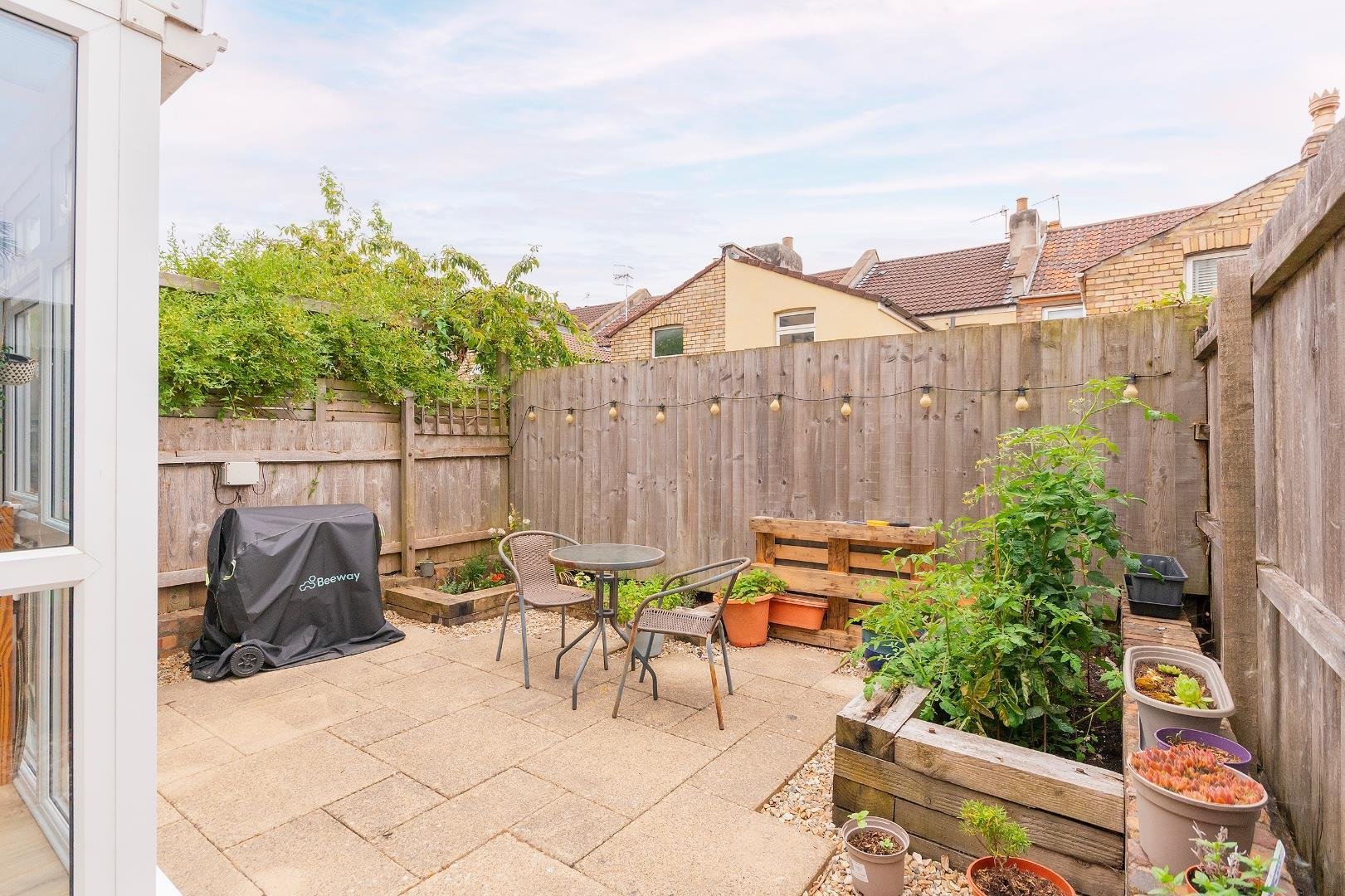 Friezewood road ashton 34857100 g1 m9 frbr external h