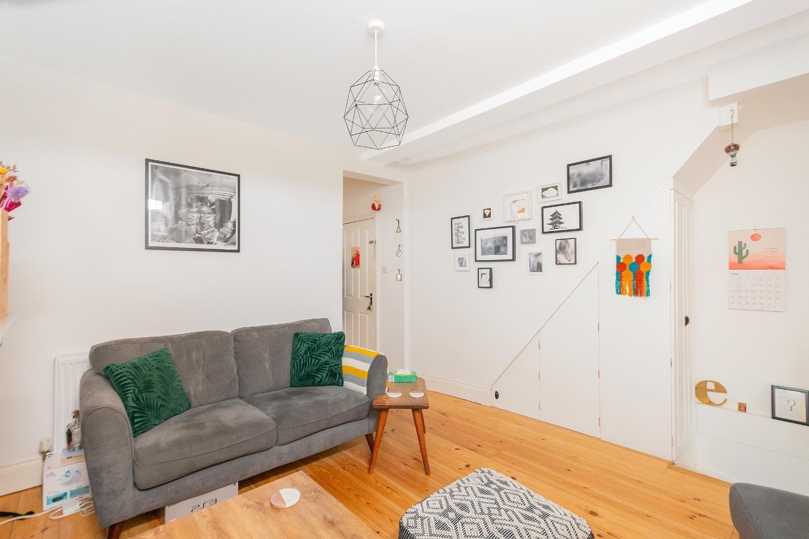 Friezewood road ashton 34857100 g1 m9 frbr lounge b