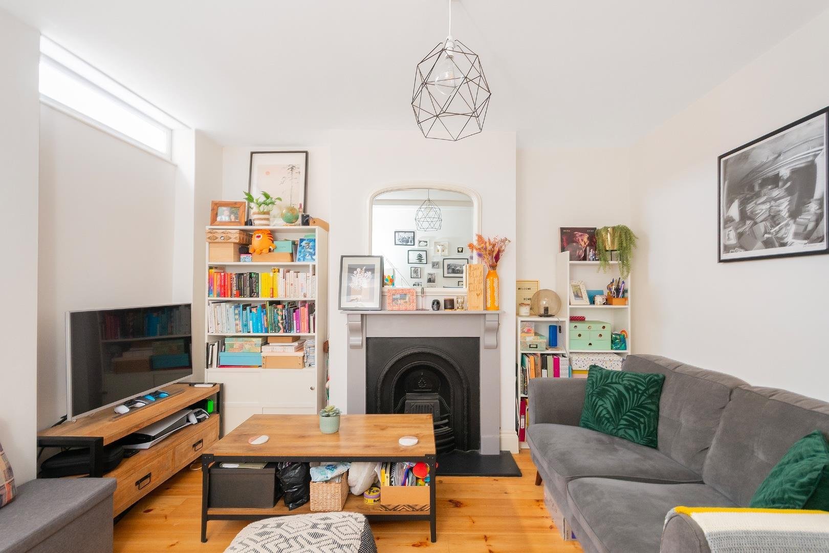 Friezewood road ashton 34857100 g1 m9 frbr lounge c