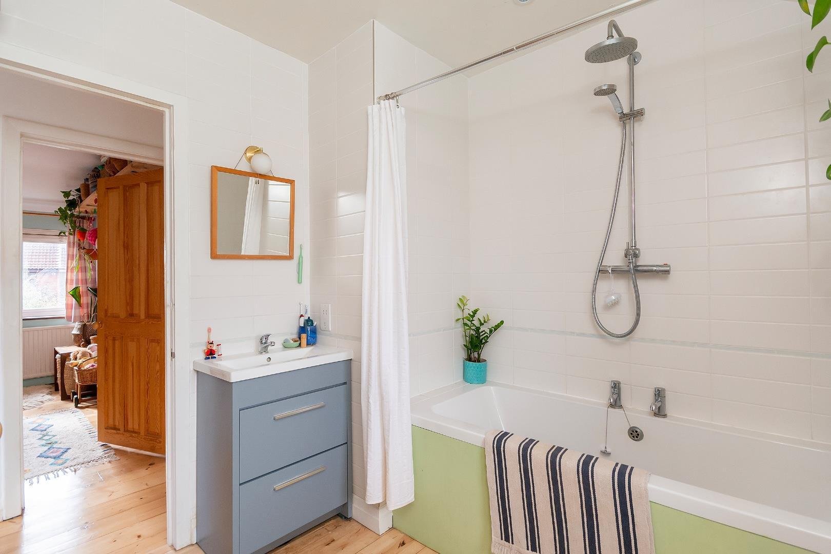 Frobisher road ashton 34619767 1 f9 ran bathroom a