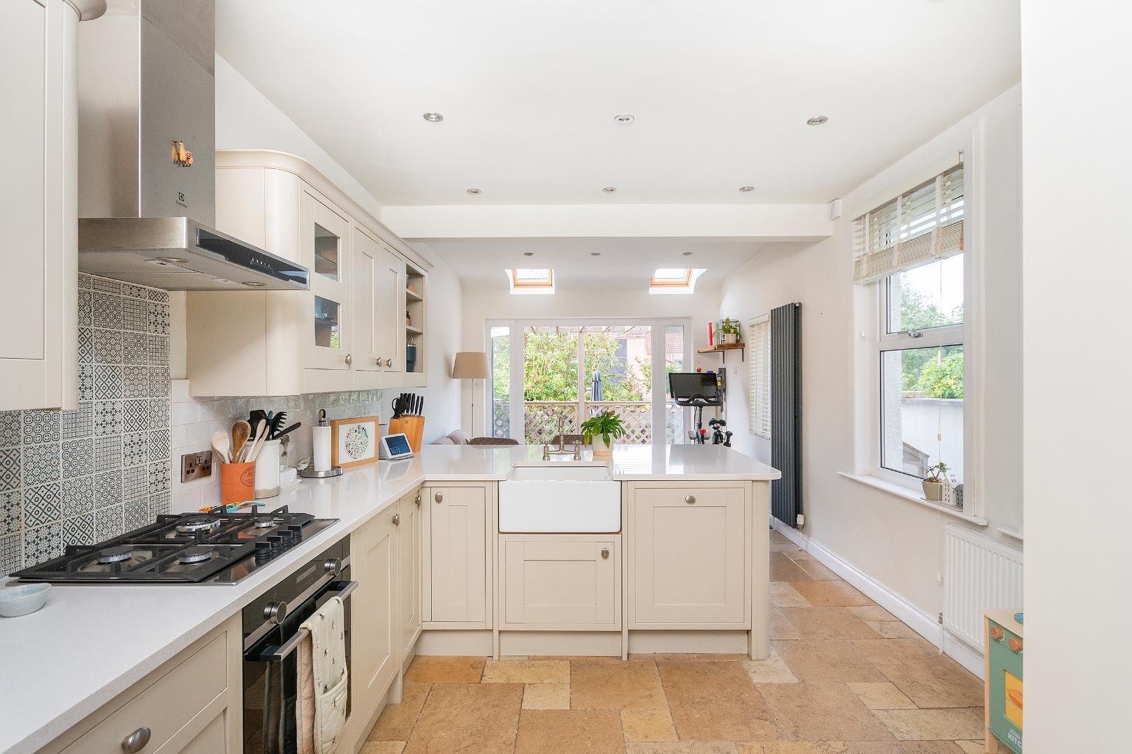 Glena avenue knowle 34157022 2 g2 ake kitchen d