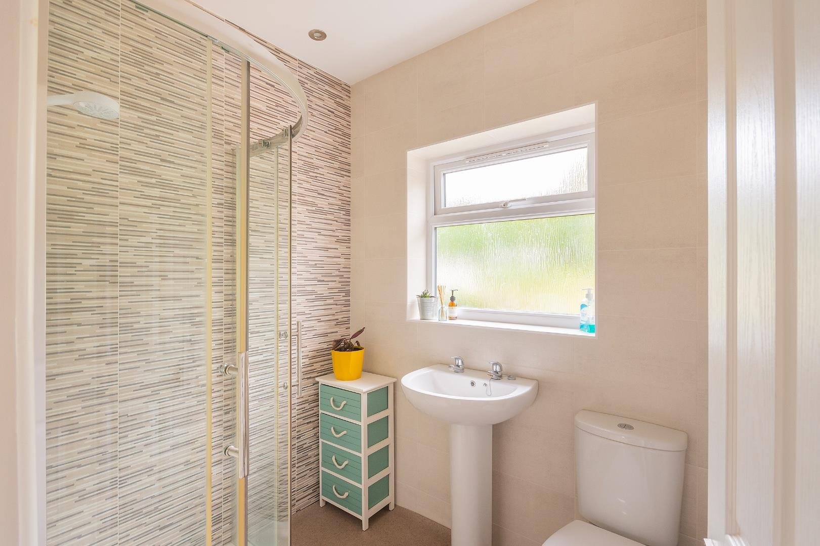 Glendale downend 34760210 0 g7 ede shower room b