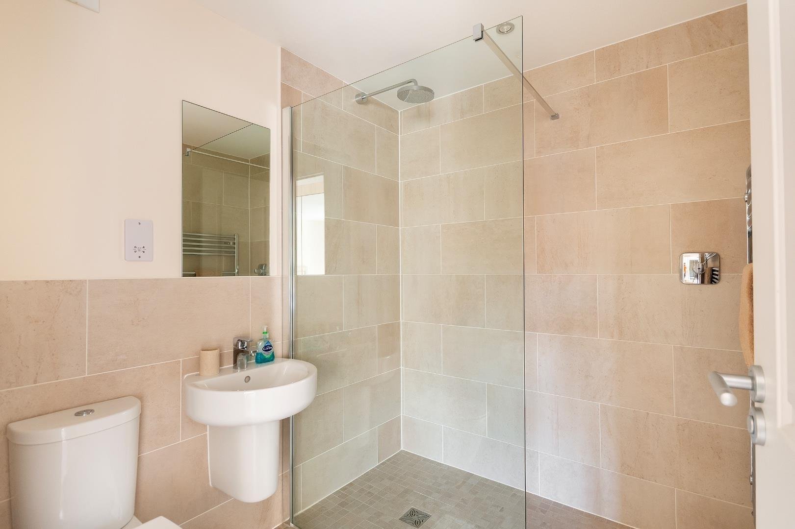 Great clover leaze stoke gifford 33830882 0 g7 clcv ensuite a