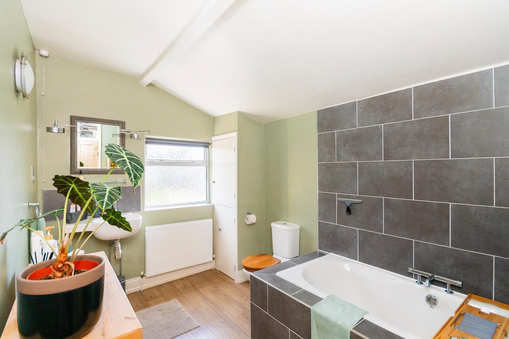 Green street totterdown 33736796 5 gs5 tn bathroom b